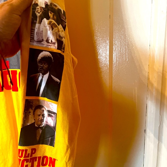 PULP FICTION LONG SLEEVE TSHIRT. Hard to find. Perfect condition - Picture 5 of 7